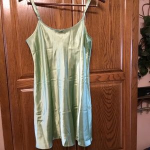 Morgan Taylor Intimates. Size large polyester satin chemise sleepwear